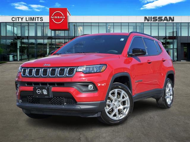 2023 Jeep Compass Latitude Lux 1