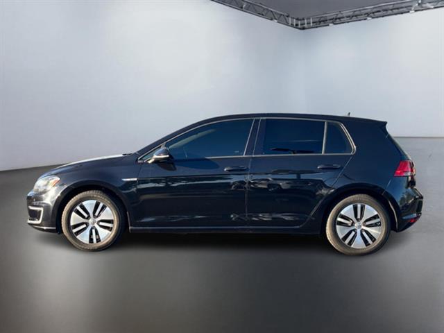 2016 Volkswagen e-Golf SEL Premium 9