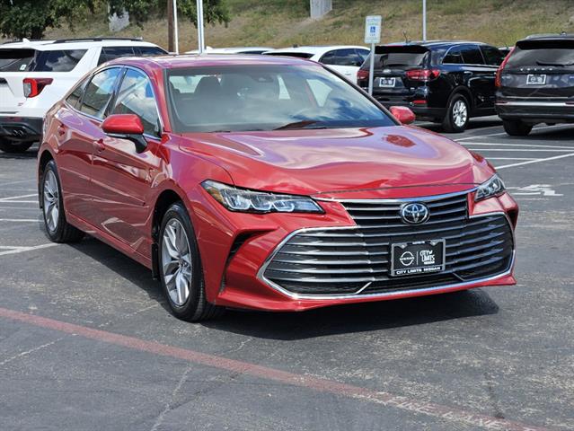 2022 Toyota Avalon XLE 2