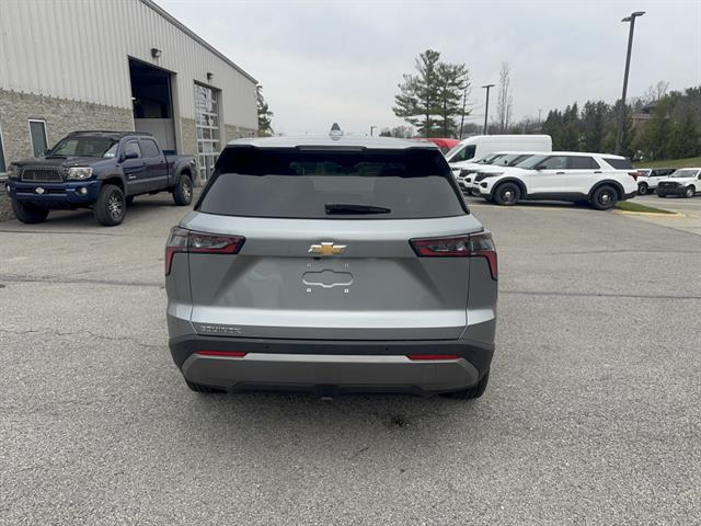 View vehicle photo 4