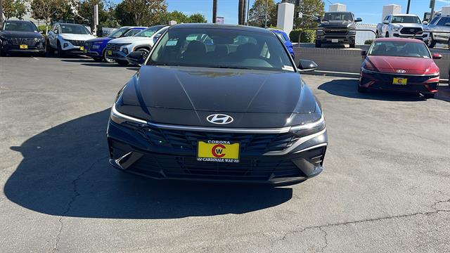 2025 Hyundai Elantra Hybrid Blue 14