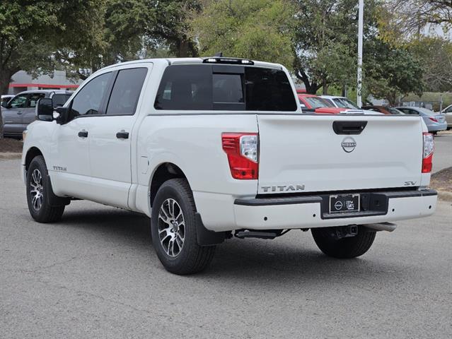 2024 Nissan Titan SV 3