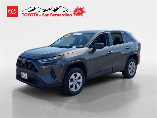 2024 Toyota RAV4 LE's photo
