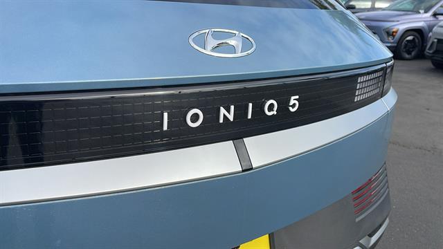 2024 Hyundai IONIQ 5 SE 29