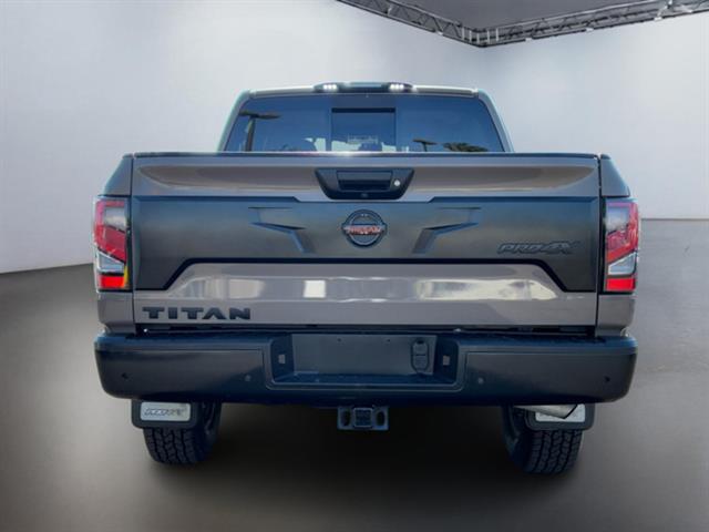 2021 Nissan Titan PRO-4X 6