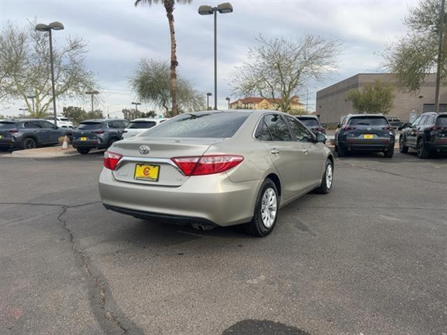 2016 Toyota Camry LE 8