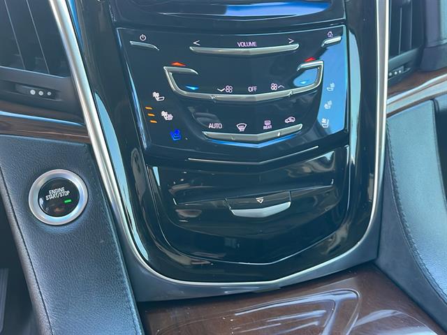 2018 Cadillac Escalade ESV Premium Luxury 23