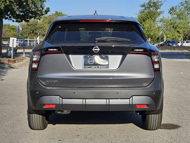 2025 Nissan Kicks S 5