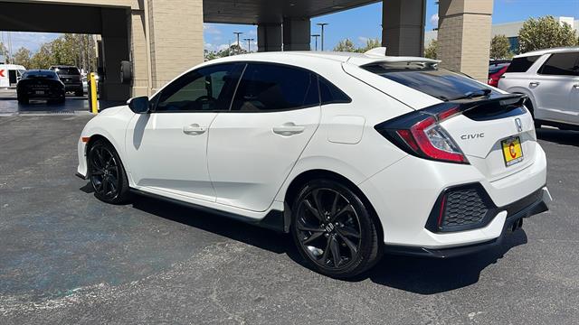 2018 Honda Civic Hatchback Sport 11