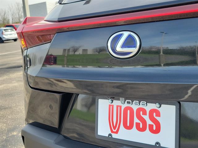 View vehicle photo 6