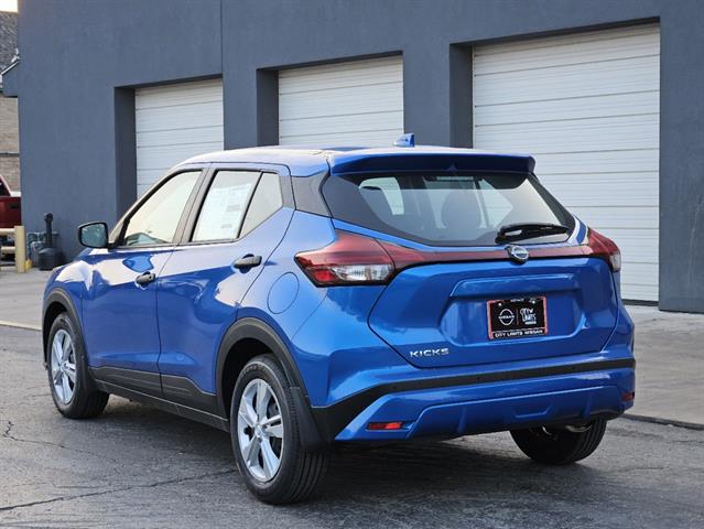 2024 Nissan Kicks S 4