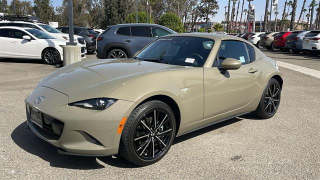 2024 Mazda MX-5 Miata RF Grand Touring 14