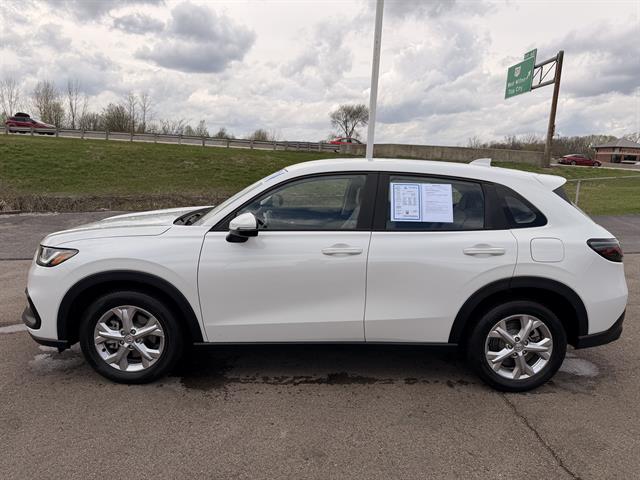 View vehicle photo 6