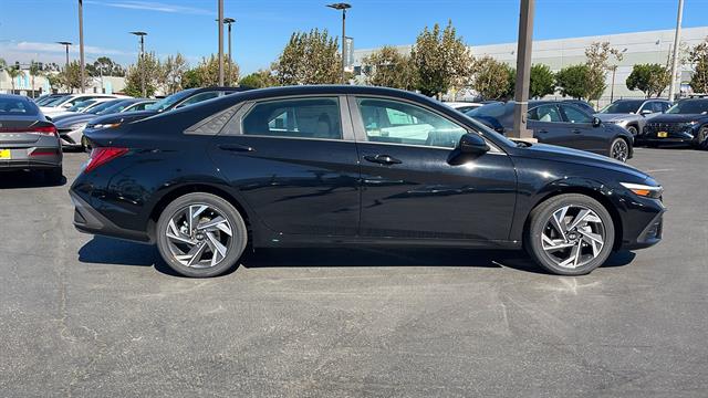 2025 Hyundai Elantra Hybrid Blue 6