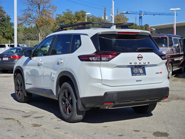 2024 Nissan Rogue SL 3