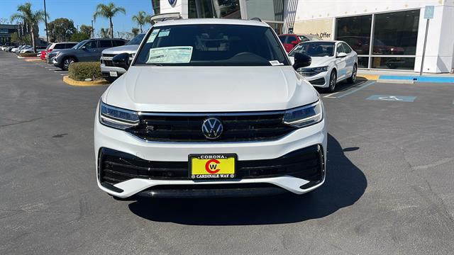 2024 Volkswagen Tiguan SE R-Line Black 3