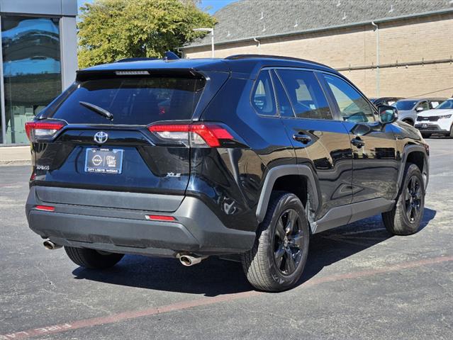 2022 Toyota RAV4 XLE 5