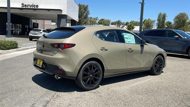 2025 Mazda Mazda3 Hatchback 2.5 Carbon Turbo 9