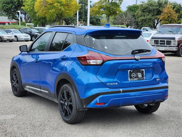 2024 Nissan Kicks SR 4