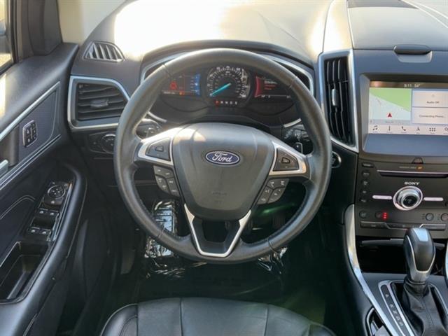 2018 Ford Edge Titanium 16