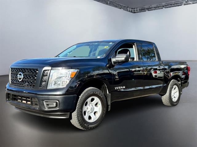 2018 Nissan Titan SV 8