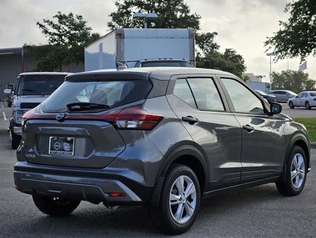 2024 Nissan Kicks S 5