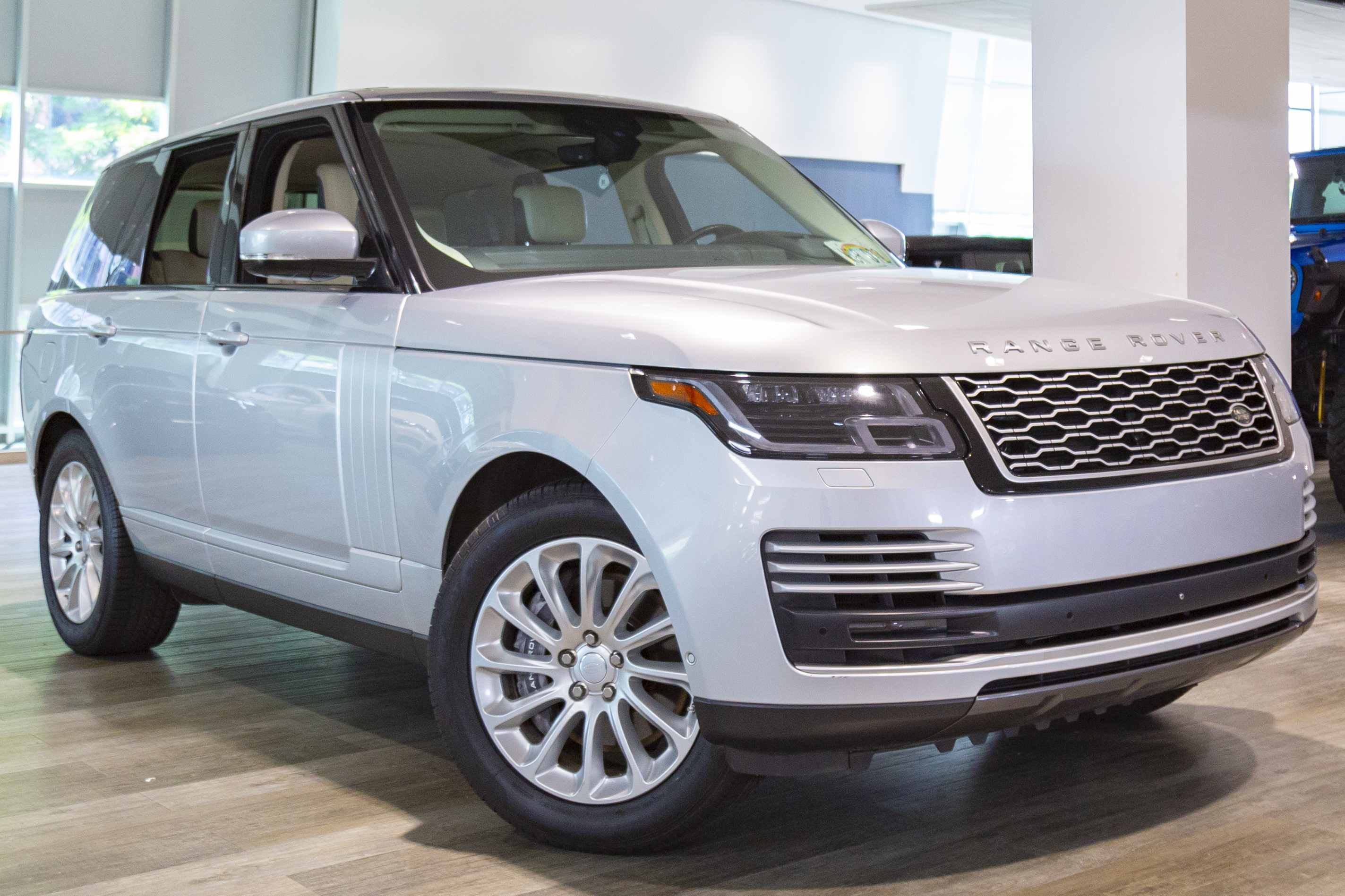 2018 Land Rover Range Rover full size | Carousel