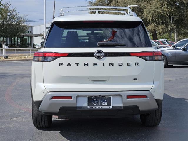 2023 Nissan Pathfinder SL 4