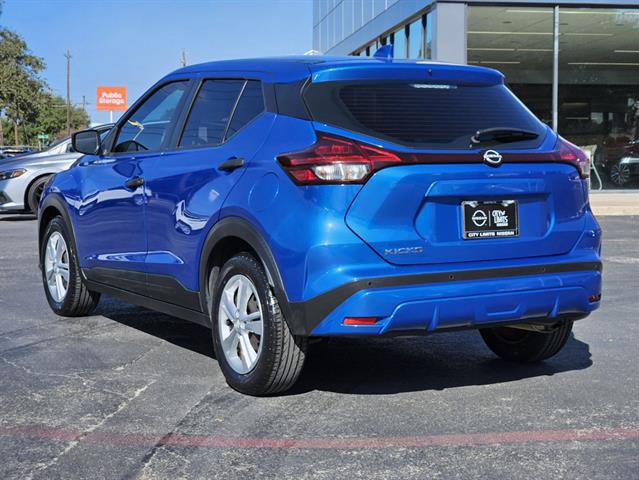 2022 Nissan Kicks S 3