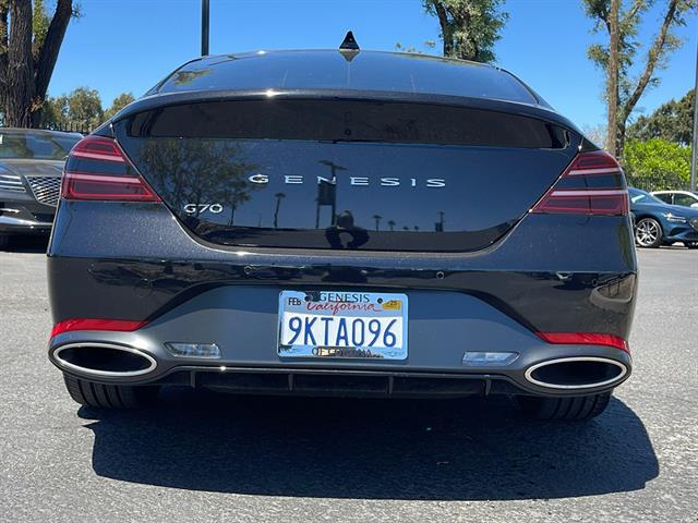 2024 Genesis G70 2.5T Standard 10