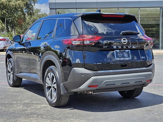 2023 Nissan Rogue SV 3