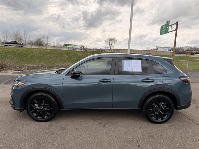 View vehicle photo 6