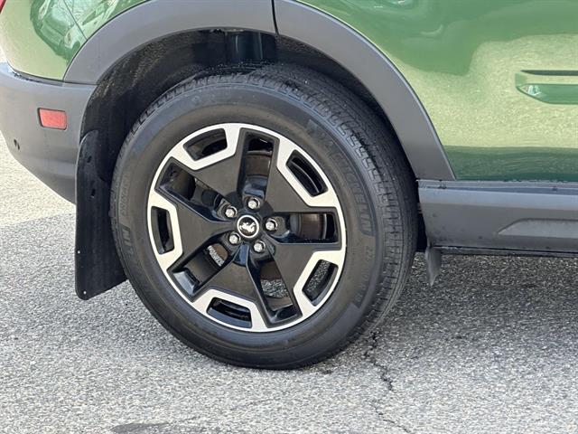 View vehicle photo 7