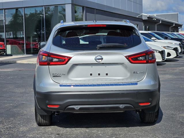 2022 Nissan Rogue Sport SL 4