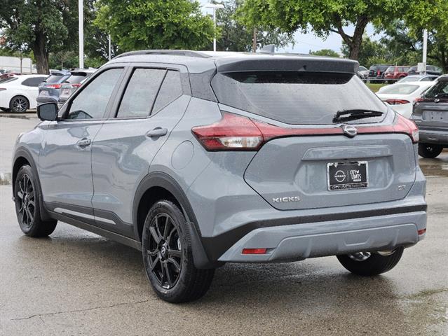 2024 Nissan Kicks SR 3