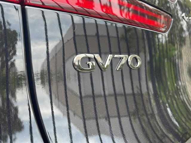 2024 Genesis GV70 2.5T Standard 4