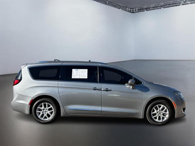 2020 Chrysler Pacifica Touring L 3