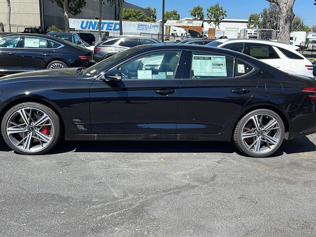 2025 Genesis G70 3.3T RWD Sport Advanced 9