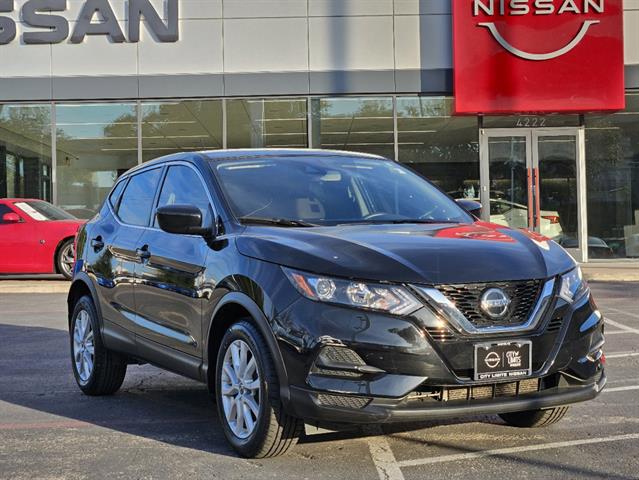 2022 Nissan Rogue Sport S 2