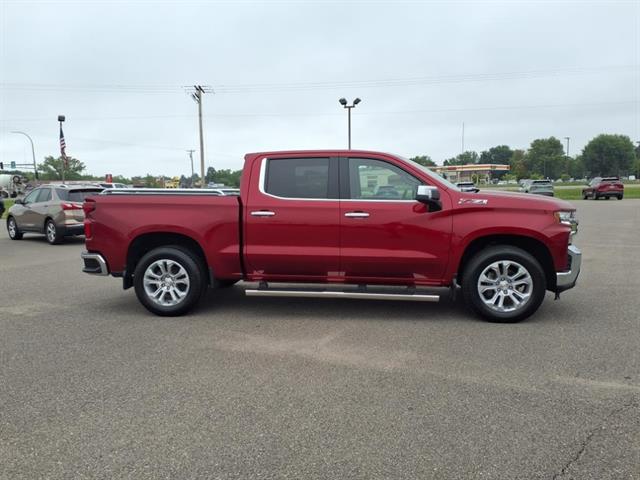 View vehicle photo 2