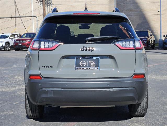 2023 Jeep Cherokee Altitude Lux 4