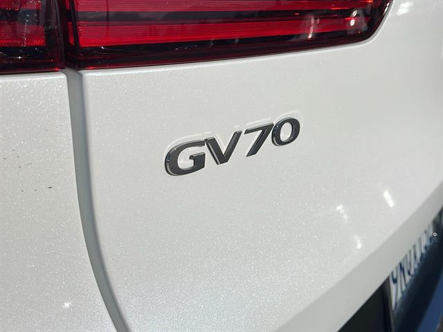 2025 Genesis GV70  30