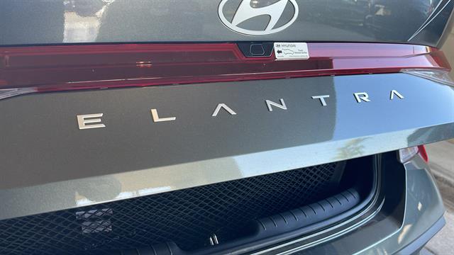 2024 Hyundai Elantra SEL 27