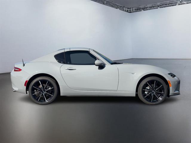 2024 Mazda MX-5 Miata RF Grand Touring 3