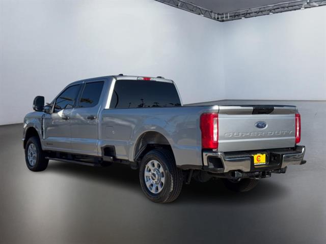 2023 Ford Super Duty F-250 SRW XLT 8