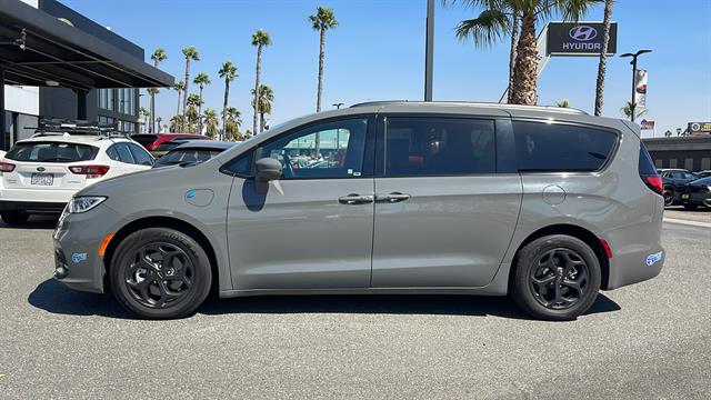 2021 Chrysler Pacifica Limited 10