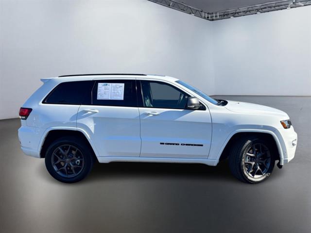 2021 Jeep Grand Cherokee 80th Anniversary Edition 3