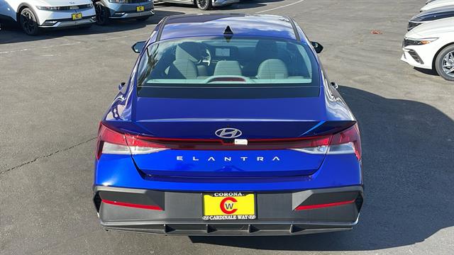 2024 Hyundai Elantra SEL 8