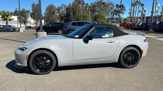 2024 Mazda MX-5 Miata Club 12