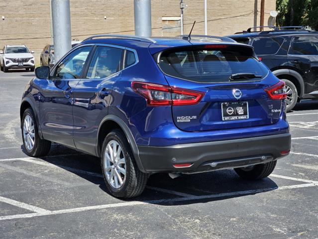 2022 Nissan Rogue Sport SV 4